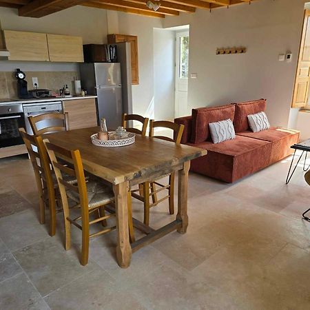 Gite Au Pied De La Colline Vézelay Екстериор снимка